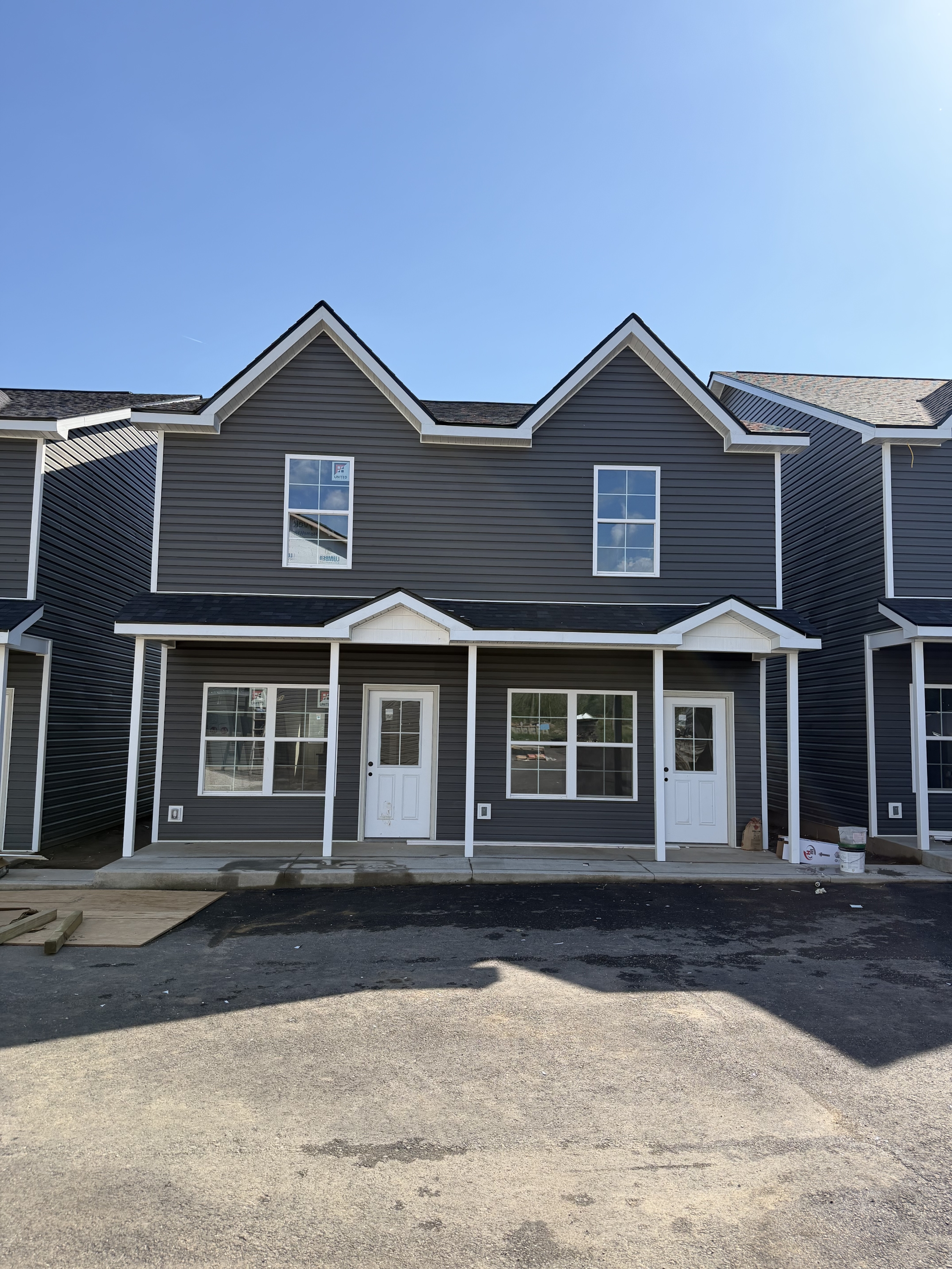 6290 Davis Creek Road - 1